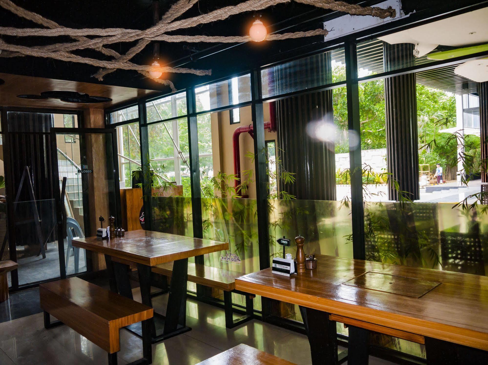 Aziza Paradise Hotel Puerto Princesa Ngoại thất bức ảnh